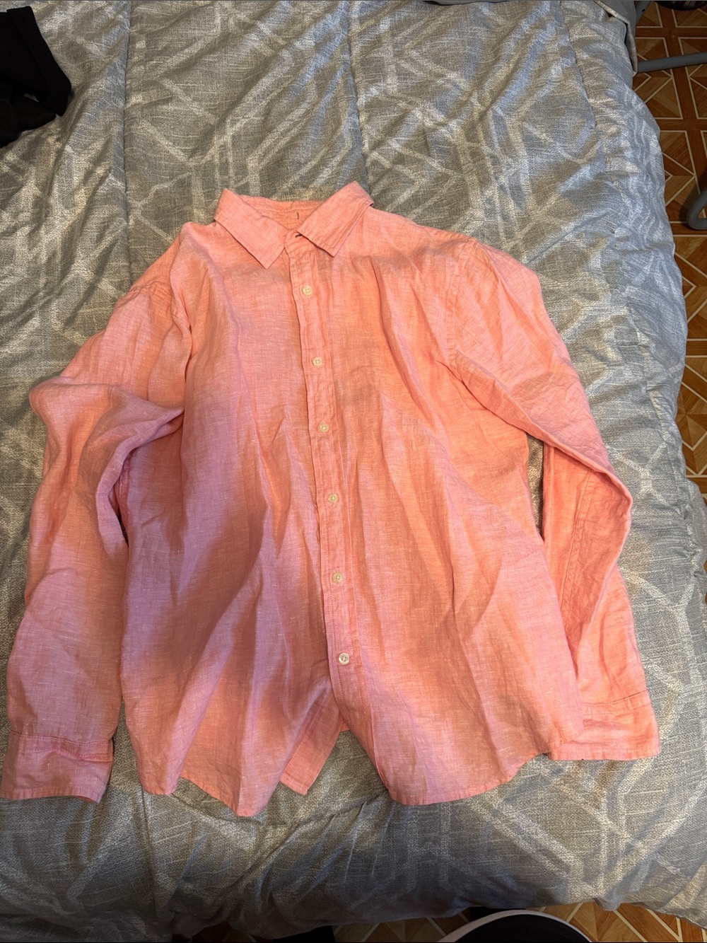 Banana Republic Men's Coral Pink Button-Down Shirt